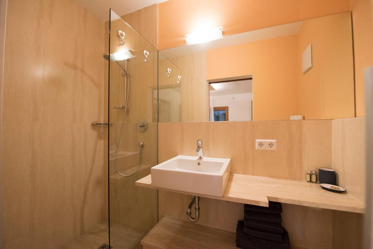 Residence-Garni Haus Tschenett Prato allo Stelvio Bagian luar foto